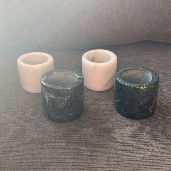 Vintage Set of Four Handmade Napkin Rings in White and Green Marble.